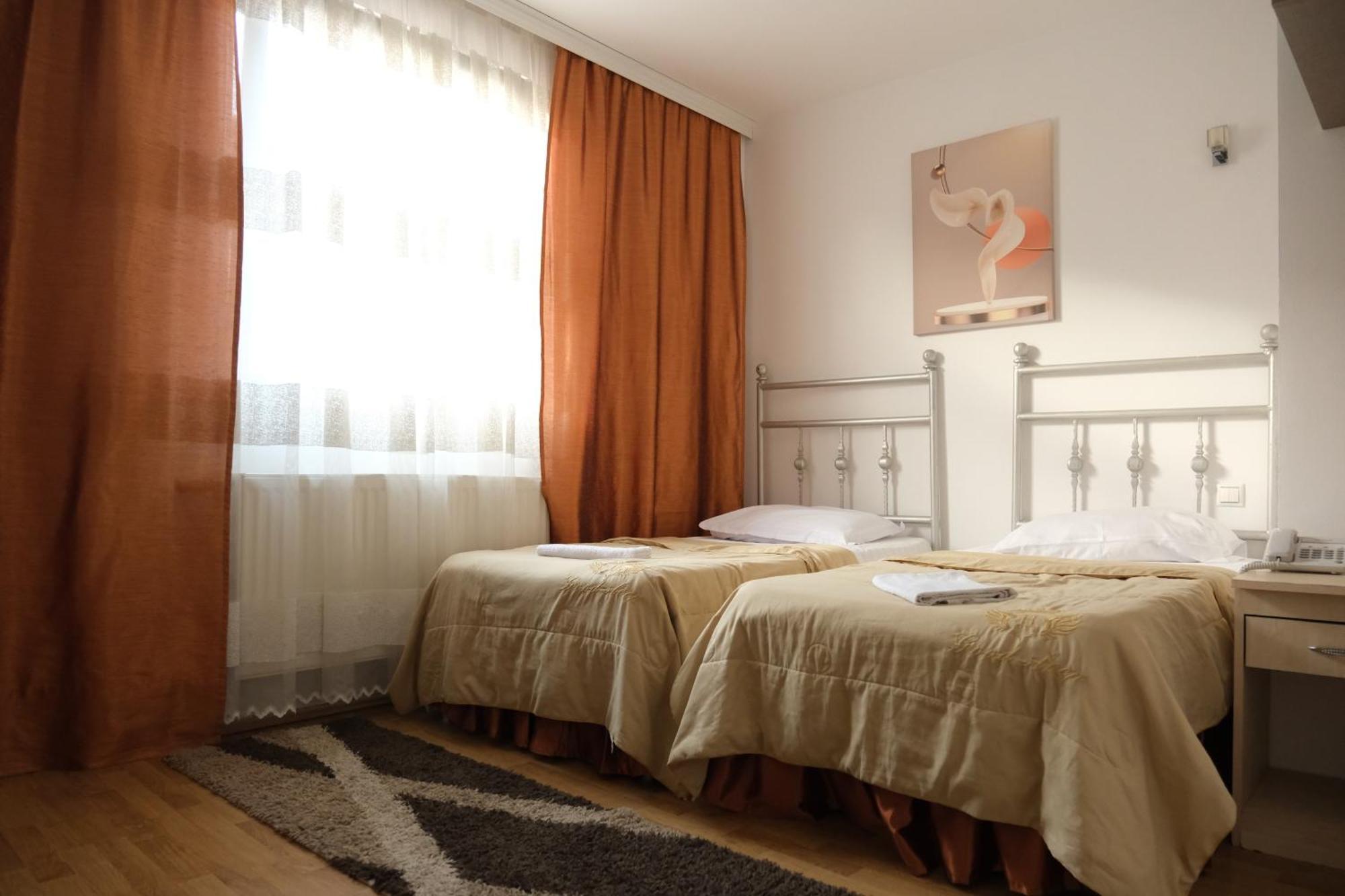 Hotel Sara & Spa Пристина Екстериор снимка