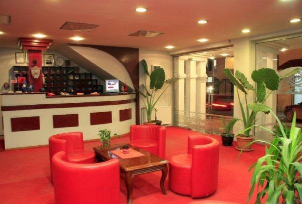 Hotel Sara & Spa Пристина Екстериор снимка